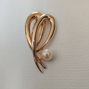 🇨🇦 NWOT Vintage Richelieu heart brooch